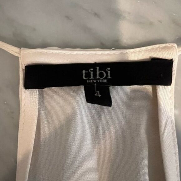 Gorgeous White Tibi Sequence Top Great Condition size 4 - Picture 8 of 13